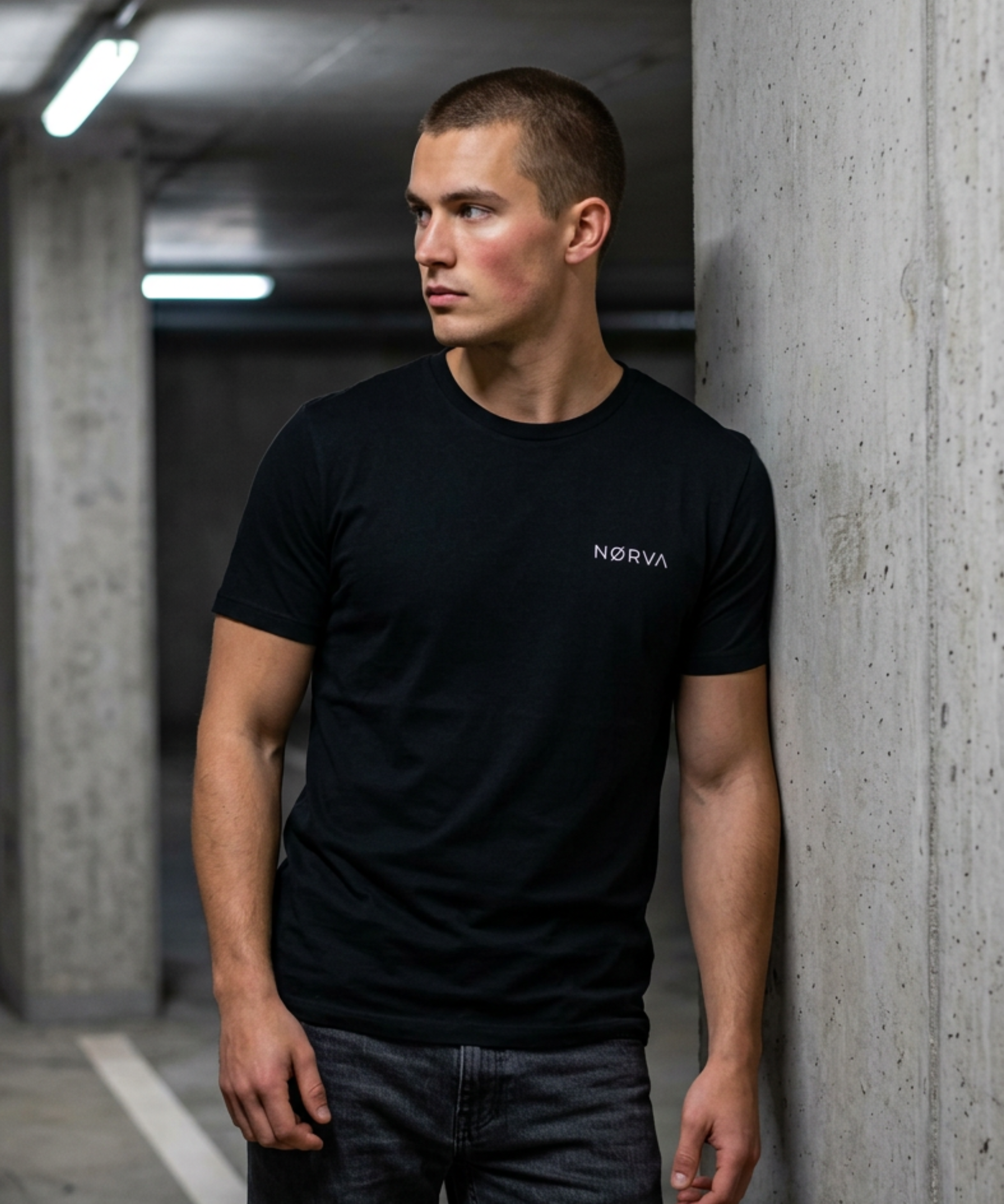 NØRVA Essential Black Tee – Minimal Streetwear